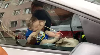 Tekirdağ'da Otomobilde Mahsur Kalan Bebeği Kurtarıldı