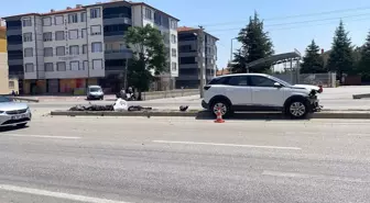 Konya'da SUV ile Beton Mikseri Çarpıştı, Sürücü Yaralanmadı