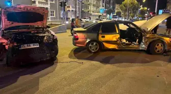 Bucak'ta Otomobil Kazası: 2 Yaralı