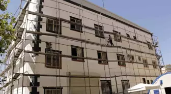 Diyarbakır'da Evlat Nöbeti Sembolü Eski HDP Binasında Tadilat Başladı