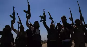 Dürzi-Bedevi çatışması şiddetlendi! Suriye güvenlik güçleri Süveyda'ya konuşlanıyor