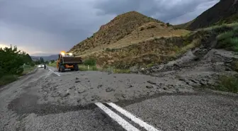 Erzurum-Narman Yolu Sel Nedeniyle Kapatıldı