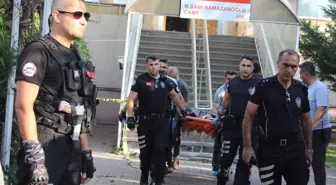 Husumetlisini camide namaz kılarken boğazını keserek öldürdü