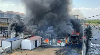 Malatya'da Hırdavat Mağazasında Yangın: Patlamalar Yaşandı