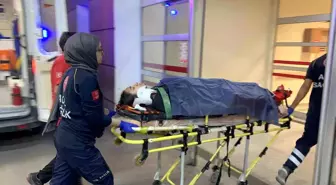 Adıyaman'da Motosiklet ve Hafif Ticari Araç Çarpıştı: 1 Yaralı