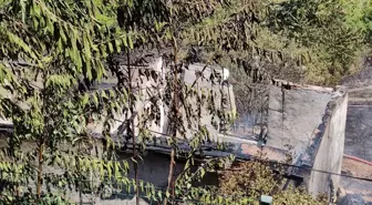 Sultangazi'de Yangın: İki Gecekondu Kül Oldu