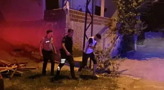 Aksaray'da İki Arkadaş Bıçakla Yaralandı