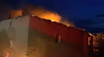 Yozgat'ta Gece Yangını: Bir Ev Kullanılamaz Hale Geldi
