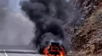 Adıyaman-Çelikhan Karayolunda Otomobil Yangını