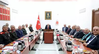 Milli Savunma Bakanı Yaşar Güler, Kıbrıs Şehit ve Gazi Dernekleri ile Bir Araya Geldi