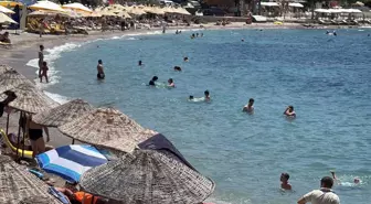 Bodrum'da Sıcak Hava Turist Akınına Neden Oldu