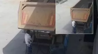 Feci ölümün kamera kaydı! Damper kapağı başına çarptı
