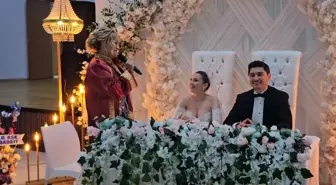 Nikahlarını Anneleri Kıydı