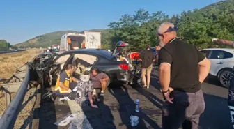 Düzce'de Otoyolda Kaza: 5 Yaralı