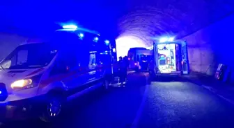 Tunceli'de Tünelde Kafa Kafaya Çarpışma: 8 Yaralı