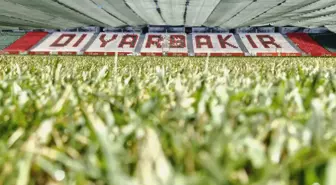 Diyarbakır Stadyumu'nun Zemini Yenileniyor