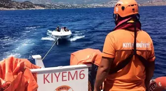 Bodrum'da Makine Arızası Sonrası Sürüklenen Tekne Kurtarıldı
