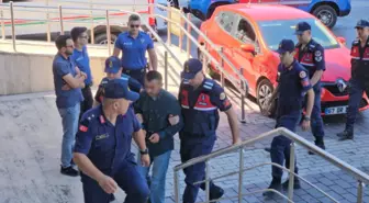 Babaanne ve 2 torununu, kardeşini dövdükleri için bıçaklamış