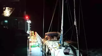 Dümen Arızası Yaşayan Yelkenli Tekne Kurtarıldı
