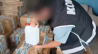 İzmir'de 5,8 Ton Taklit Etil Alkol Ele Geçirildi