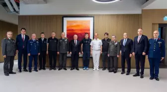 Milli Savunma Bakanı Güler, Özdemir Bayraktar Milli Teknoloji Merkezini Ziyaret Etti