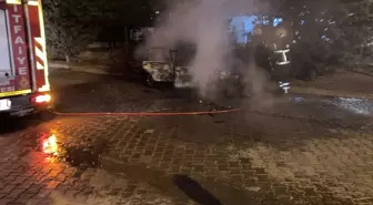 Nevşehir'de Park Halindeki Otomobil Alev Aldı