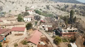 Geyve'deki Yangında Taşoluk Mahallesi'nde Soğutma Çalışmaları Sürüyor