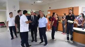 Balıkesir Valisi Yaralıları Hastanede Ziyaret Etti