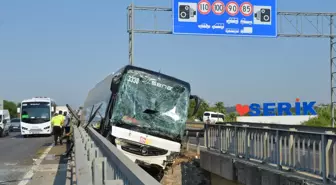 Antalya'da Tur Otobüsü Kazası: 34 Turist Yara Almadan Kurtuldu