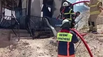 Adıyaman'da Bağ Evi Yangını: Maddi Hasar Var
