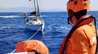 Bodrum Açıklarında Arıza Yapan Tekne Kurtarıldı