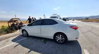Burdur'da Traktör ve Otomobil Çarpıştı: 5 Yaralı