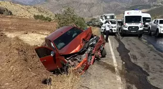 Çukurca'da Trafik Kazasında 3 Yaralı
