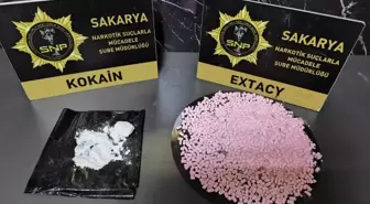 Sakarya'da Uyuşturucu Operasyonu: 795 Ecstasy Hap ve 31 Gram Kokain Ele Geçirildi