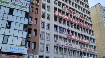 Furkan Vakfı Derneği Mühürlendi, Üyelerle Polis Arasında Arbede