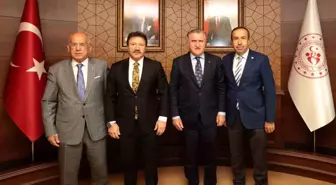 Bakan Bak, Ankaragücü Onursal Başkanı Yiğiner'i Kabul Etti