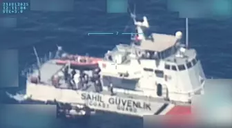 Yunanistan'dan Düzensiz Göçmenler Türk Sahil Güvenliği Tarafından Kurtarıldı