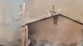 Bingöl'de Apartman Çatısında Yangın