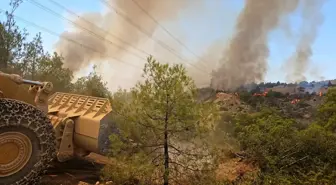 Denizli'nin Çal İlçesinde Orman Yangınına Müdahale Devam Ediyor
