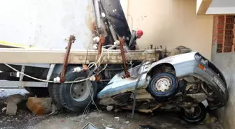 Alanya'da Çöp Kamyonu Kazası: Yangın Çıktı, Can Kaybı Yok