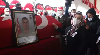Gaziantep'te vicdanları sızlatan olay: Şehit annesi oğlu tarafından dolandırıldı