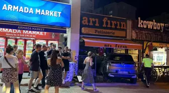 Çorlu'da Fren Yerine Gaza Bastı, Otomobil Pastaneye Daldı