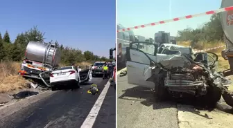 Kamyonla çarpışan otomobil kağıt gibi ezildi: 4 kişi hayatını kaybetti