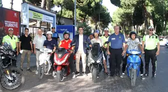 Kula'da Motosiklet Kazalarına Dikkat: Ücretsiz Kask Dağıtımı Yapıldı