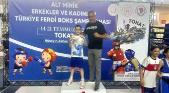 Niğdeli Minik Boksörler Türkiye Şampiyonası'nda Başarı Elde Etti