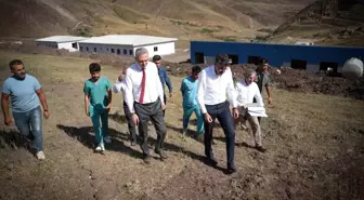 Hakkari Valisi Sokak Hayvanları Barınağını Ziyaret Ederek İyileştirme Çalışmalarını İnceledi