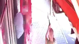 Adana'da Saldırgan Sokak Ortasında İki Kişiyi Kovaladı