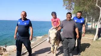 Van'da Atlı Zabıta Birliği Hem Denetim Yapıyor Hem Eğlendiriyor