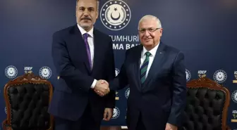 Bakanlar Güler ve Fidan, IDEF'25 Fuarı'nda Görüştü