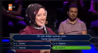En çok doğal uydusu olan hangi gezegendir?